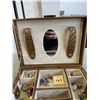 Image 3 : JEWELLERY BOX WITH CONTENTS
