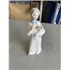 Image 2 : 2 PORCELAIN FIGURINES