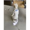 Image 3 : 2 PORCELAIN FIGURINES
