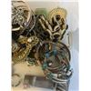 Image 4 : TRAY OF ESTATE JEWELRY