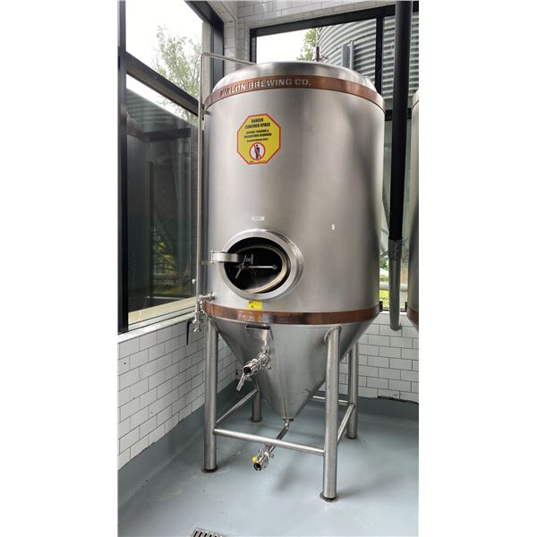 RIPLEY STAINLESS COMMERCIAL 18HLFV JACKETED FERMENTATION VESSEL WITH 1800L CAPACITY