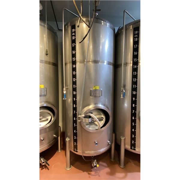 RIPLEY STAINLESS COMMERCIAL 18HLC JACKETED BRIGHT TANK WITH 1800L CAPACITY