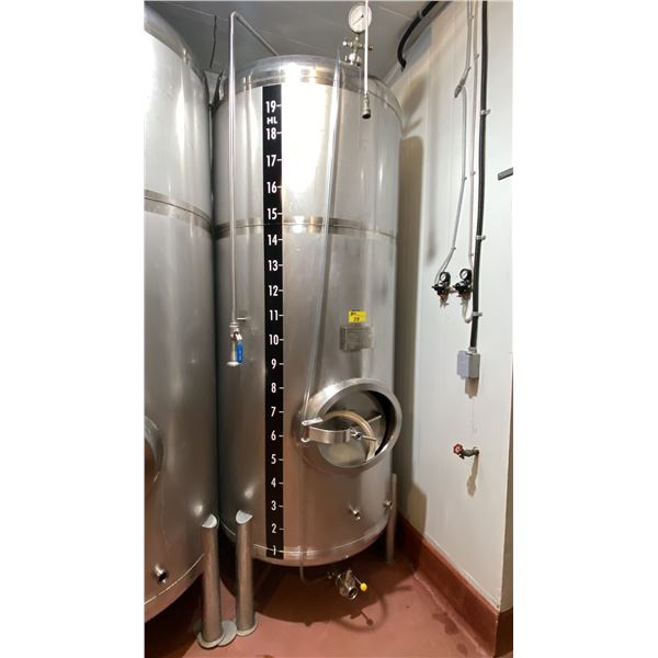 RIPLEY STAINLESS COMMERCIAL 18HLC JACKETED BRIGHT TANK WITH 1800L CAPACITY
