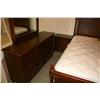 Image 3 : 4 Pc. Bedroom Set with Bed