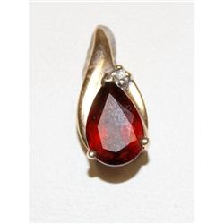 10Kt AAA Garnet & Diamonds Pendant