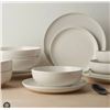 Image 1 : 16-Piece Porcelain Dinnerware Set by Safdie
