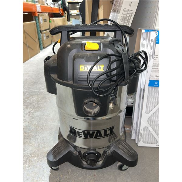 DeWALT Wet/Dry Shop Vacuum
