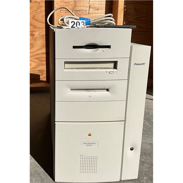 Apple Power Macintosh 9600/350 Desktop Computer