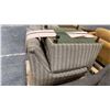 Image 4 : RETRO STYLE STRIPED COUCH WITH SET OF 2 MATCHING ARMCHAIRS