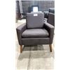 Image 5 : GROUP OF 4 DARK BROWN LEATHER CHAIRS