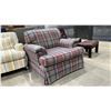 Image 2 : PLAID SOFA CHAIR