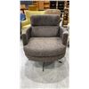 Image 3 : BROWN MODERN SWIVEL ARMCHAIR