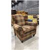 Image 2 : PLAID RETRO ARMCHAIR