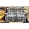 Image 3 : PLAID LOVESEAT