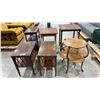 Image 1 : GROUP OF 6 ASSORTED SIDE/ACCENT TABLES