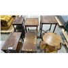 Image 8 : GROUP OF 6 ASSORTED SIDE/ACCENT TABLES