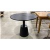 Image 4 : GROUP OF 3 SIDE TABLES