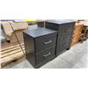 Image 2 : PAIR OF NIGHTSTANDS MISMATCHED SIZES