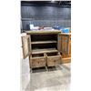 Image 4 : 2 DRAWER, 2 DOOR WOOD HUTCH