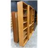 Image 3 : 3 MATCHING WOOD BOOKSHELVES