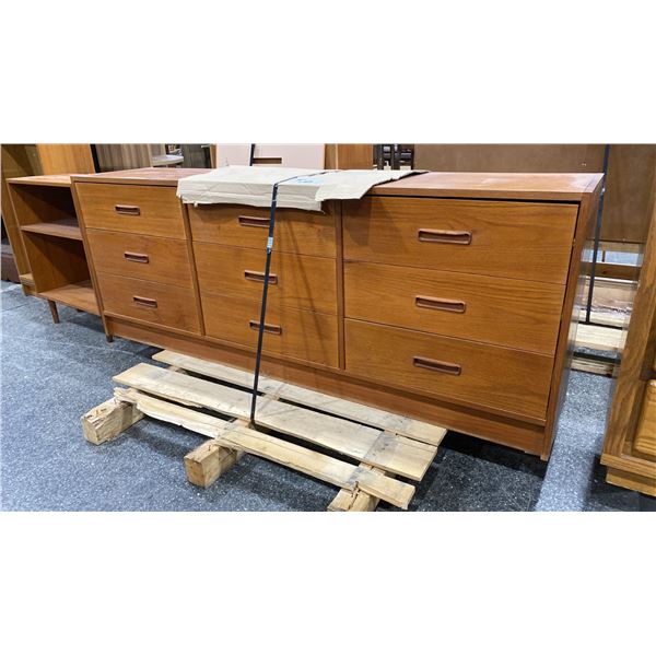 MIDCENTURY MODERN TEAK 9 DRAWER DRESSER