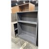 Image 1 : PAIR OF MATCHING WOOD BOOKSHELVES