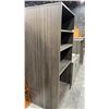 Image 3 : 4 MATCHING WOOD BOOKSHELVES