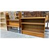 Image 1 : 2 WOOD BOOKSHELVES