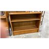 Image 3 : 2 WOOD BOOKSHELVES