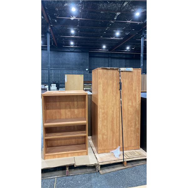 PAIR OF MATCHING WOOD BOOKSHELVES WITH 2 DOOR STORAGE CABINET