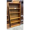 Image 2 : LIGHT WOOD BOOKSHELF