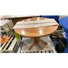 Image 1 : LIGHT WOOD ROUND DINING TABLE