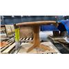 Image 2 : LIGHT WOOD ROUND DINING TABLE