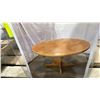 Image 3 : LIGHT WOOD ROUND DINING TABLE