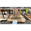 Image 2 : LIGHT WOOD TOP DESK/TABLE WITH METAL BASE