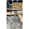 Image 2 : SMALL ROUND TABLE WITH METAL BASE