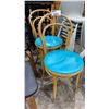 Image 2 : SET OF 2 MATCHING PATIO CHAIRS