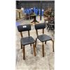 Image 1 : SET OF 2 MATCHING WOOD AND LEATHER DINING CHAIRS