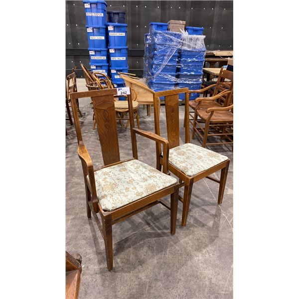 PAIR OF MATCHING VINTAGE WOOD DINING CHAIRS