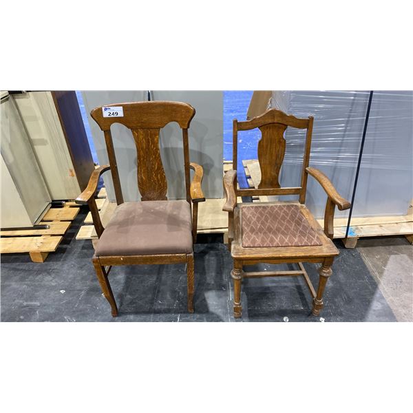 PAIR OF VINTAGE WOOD DINING CHAIRS