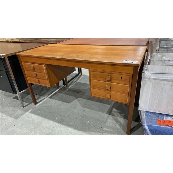MID CENTURY MODERN DANISH TEAK 6 DRAWER WOOD LOCKING DESK WITH KEYS
