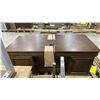 Image 5 : 4 DRAWER SOLID WOOD DESK