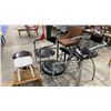 Image 5 : 7 ASSORTED CHAIRS