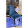 Image 5 : 3 ASSORTED ACCENT CHAIRS