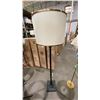 Image 2 : 2 FLOOR LAMPS & 1 RING LIGHT WITH PHONE MOUNTS