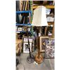 Image 3 : GROUP OF 3 ASSORTED FLOOR LAMPS