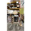 Image 1 : GROUP OF 3 ASSORTED FLOOR LAMPS