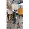 Image 1 : GROUP OF 3 ASSORTED FLOOR LAMPS