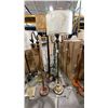 Image 1 : GROUP OF 3 ASSORTED FLOOR LAMPS