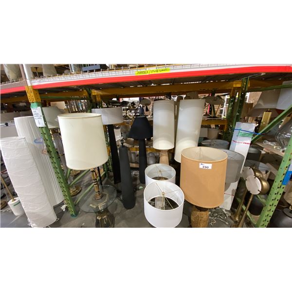 LARGE GROUP OF ASSORTED TABLE AND FLOOR LAMPS